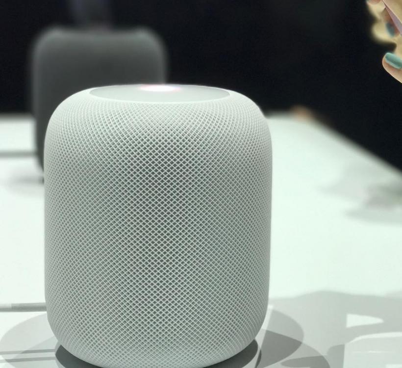 Apple a lansat pe piaţă boxa inteligentă HomePod