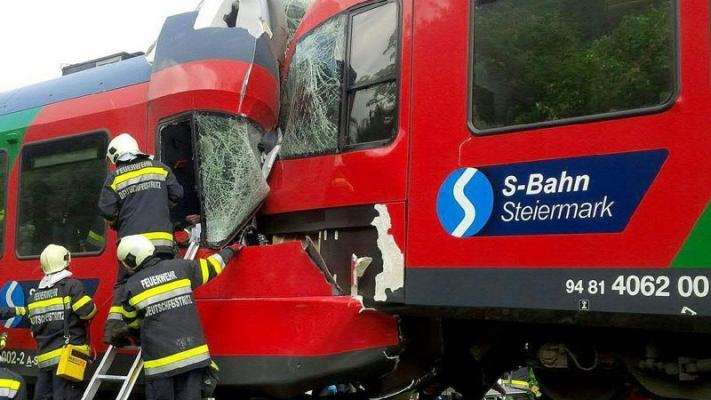 Două trenuri s-au ciocnit în sud-estul Austriei