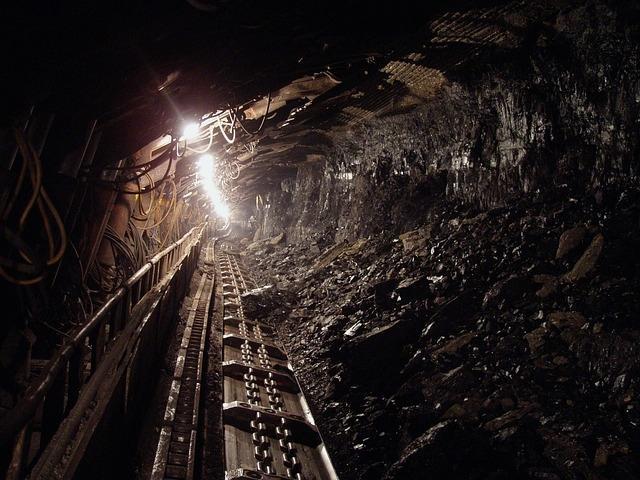 Situaţie incredibilă în Hunedoara! Lipsa vagoanelor de marfă blochează producţia de cărbune în Valea Jiului