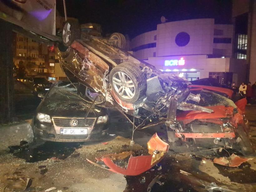 VIDEO + FOTO - Accident spectaculos în Constanța. O femeie a reușit să facă praf 10 mașini