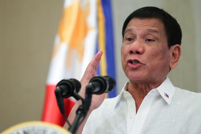 Rodrigo Duterte a cerut soldaţilor să împuşte femeile rebele în vagin