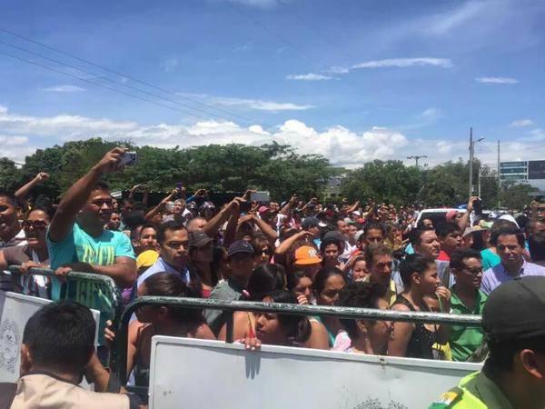 Venezuelenii își abandonează țara după ce și-au pierdut și ultima speranță 18604887