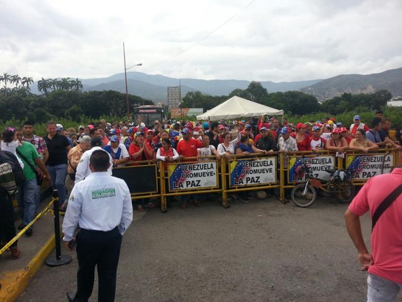 Venezuelenii își abandonează țara după ce și-au pierdut și ultima speranță 18604888