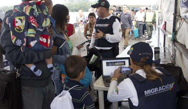 Venezuelenii își abandonează țara după ce și-au pierdut și ultima speranță 18604890