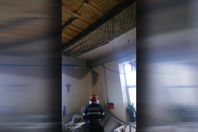 Un tavan din căminul de bătrâni din Sighetu Marmației s-a prăbușit peste oameni