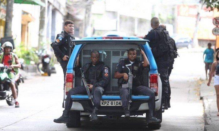 Haos la Rio de Janeiro. Armata încearcă să preia controlul asupra statului