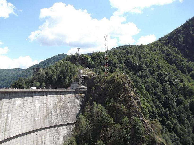 Hidroelectrica reia o licitaţie pentru Vidraru