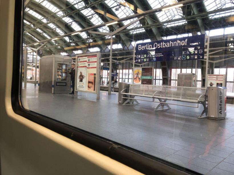 O gară din centrul Berlinului a fost evacuată din cauza unui pachet suspect