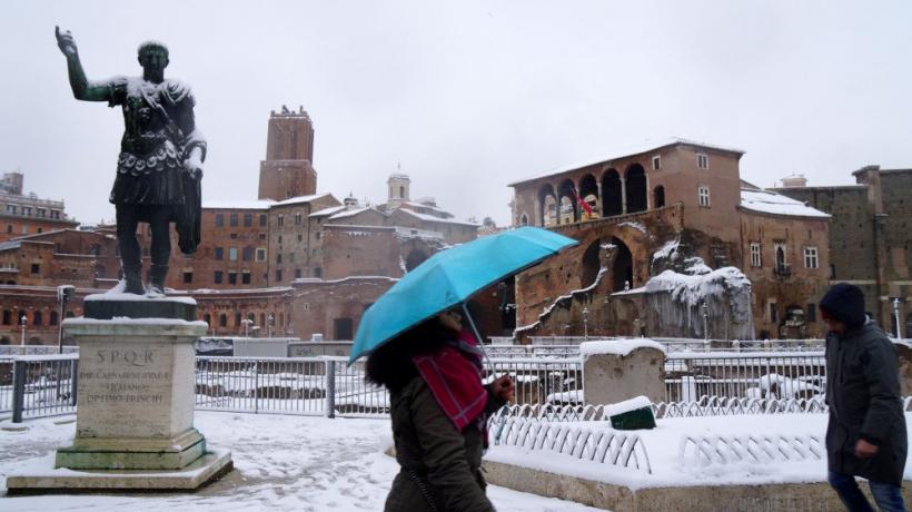 GALERIE FOTO - Cum arată Roma sub zăpadă 18606653