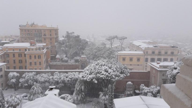 GALERIE FOTO - Cum arată Roma sub zăpadă 18606655