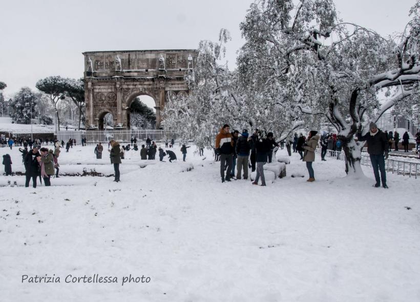 GALERIE FOTO - Cum arată Roma sub zăpadă 18606661