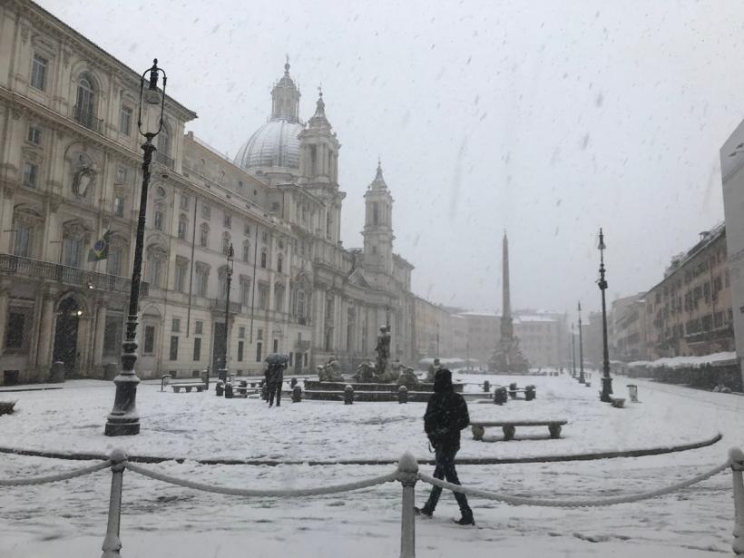 GALERIE FOTO - Cum arată Roma sub zăpadă 18606665