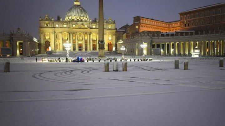 La Roma a nins pentru prima dată din 2012. Școlile şi Colosseum-ul au fost închise 