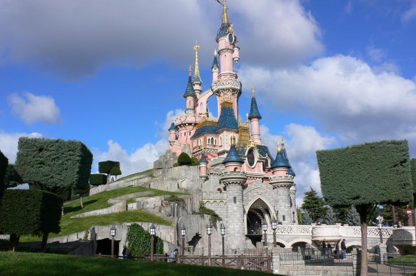 Disney anunţă un plan de 2 miliarde de euro pentru extinderea parcului din Paris