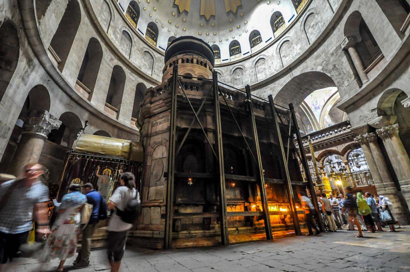 Biserica Sfântului Mormânt din Ierusalim îşi redeschide porţile