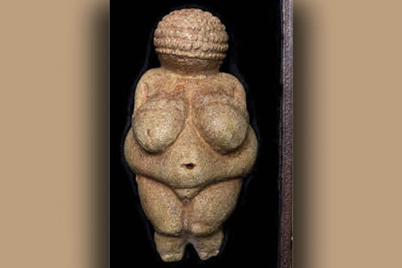 Gafă sau incultură? Facebook cenzurează o figurină veche de 30.000 de ani