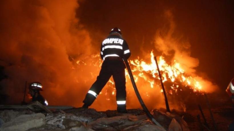 Incendiu devastator soldat cu victime la un apartament din staţiunea Sărata Monteoru 