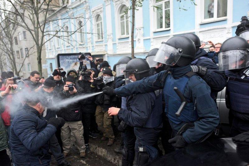 Zece persoane au fost rănite şi 50 au fost arestate, astăzi, la Kiev