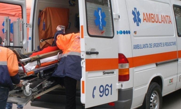 Accident cumplit în Vâlcea! Un pieton a fost lovit mortal de o autoutilitară, în parcarea unui centru comercial