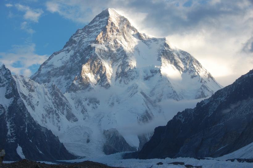 Polonezii au pus siguranţa în faţă şi au oprit expediţia pe K2