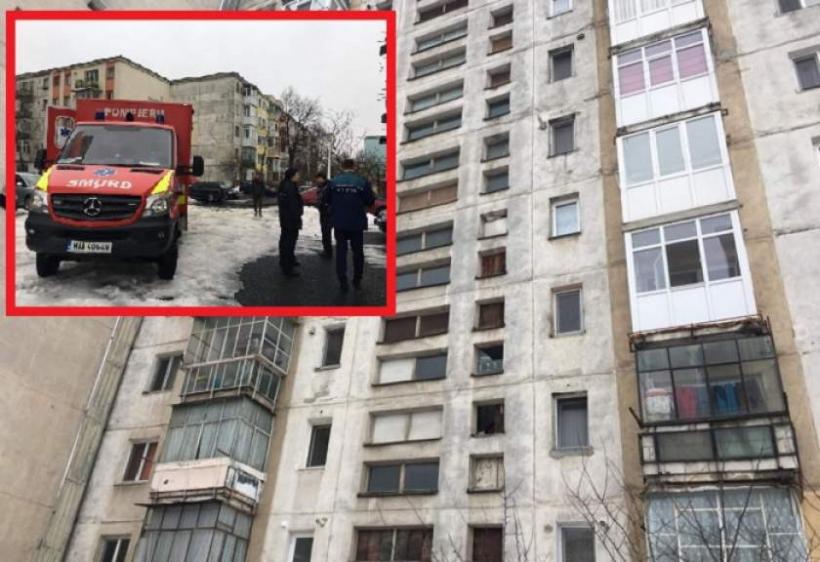 O femeie se află în comă după ce a căzut de la etajul nouă al unui bloc din Craiova