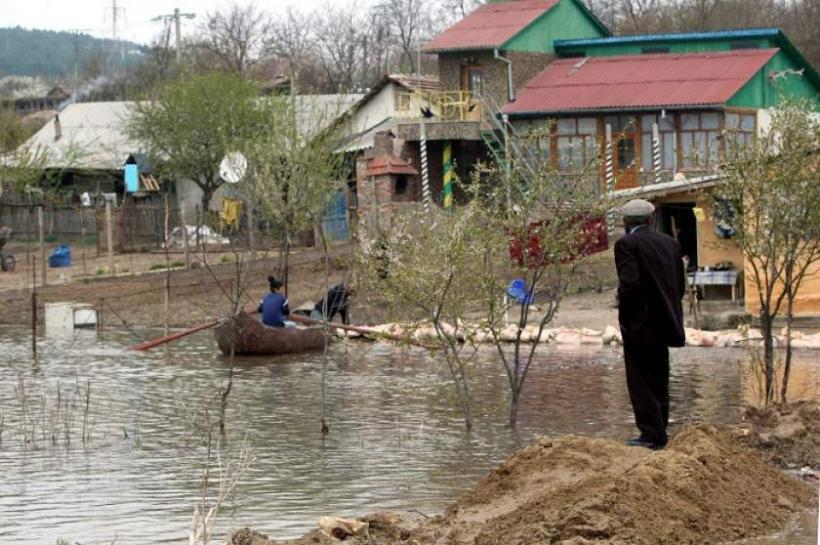 Alertă maximă de inundaţii în România! ANM a emis cod galben în 16 zone din ţară, emis de hidrologi până mâine