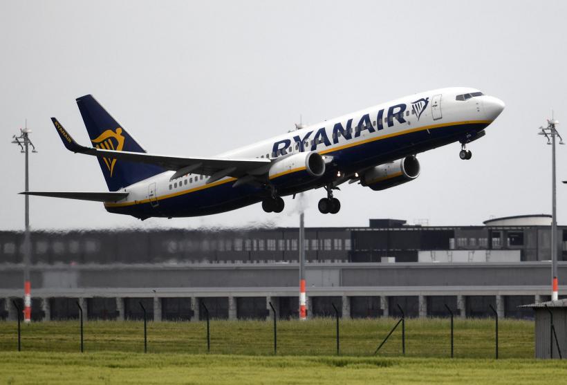 Avionul Ryanair de pe traseul Berlin-București s-a depresurizat la 15.000 metri altitudine