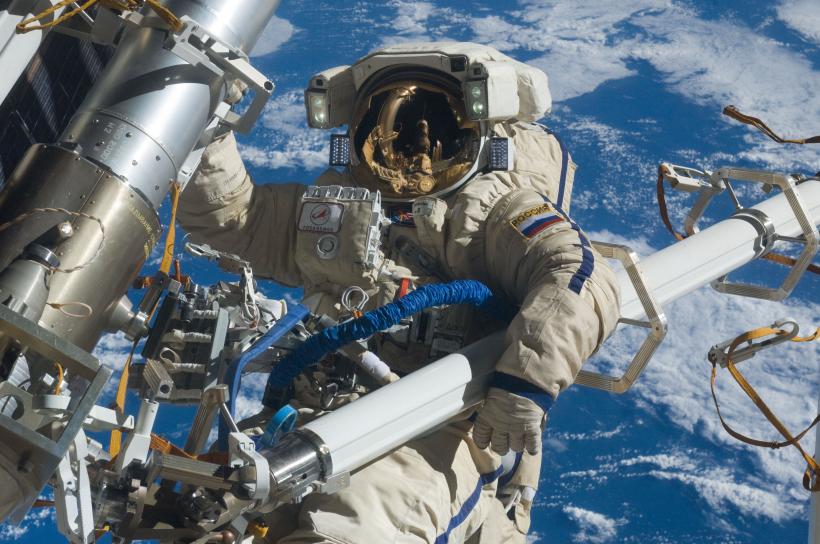 Un cosmonaut de pe ISS le dedică tuturor femeilor faptele eroice ale bărbaţilor