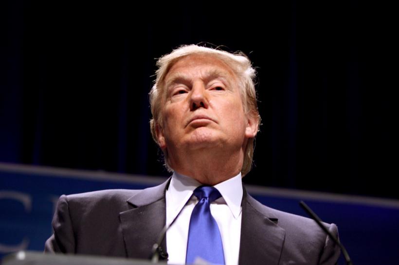 Donald Trump a semnat impunerea de taxe vamale pentru importurile de oțel și aluminiu