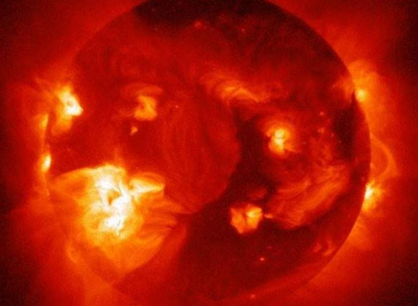 Veste Şoc! O uriaşă explozie solară va afecta Pământul în 24 de ore