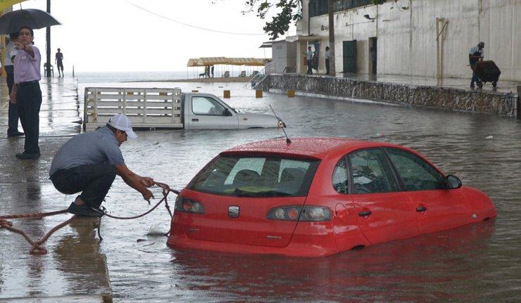 Capitala Mexicului a fost paralizată de precipitaţiile abundente însoţite de grindină 