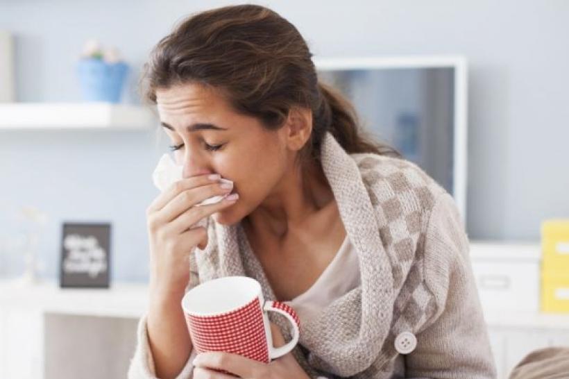 Cum să recunoaștem diferența dintre o răceală și gripă. Cele mai frecvente simptome