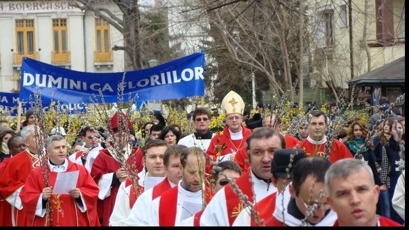 Credincioşii romano-catolici sărbătoresc duminică Floriile