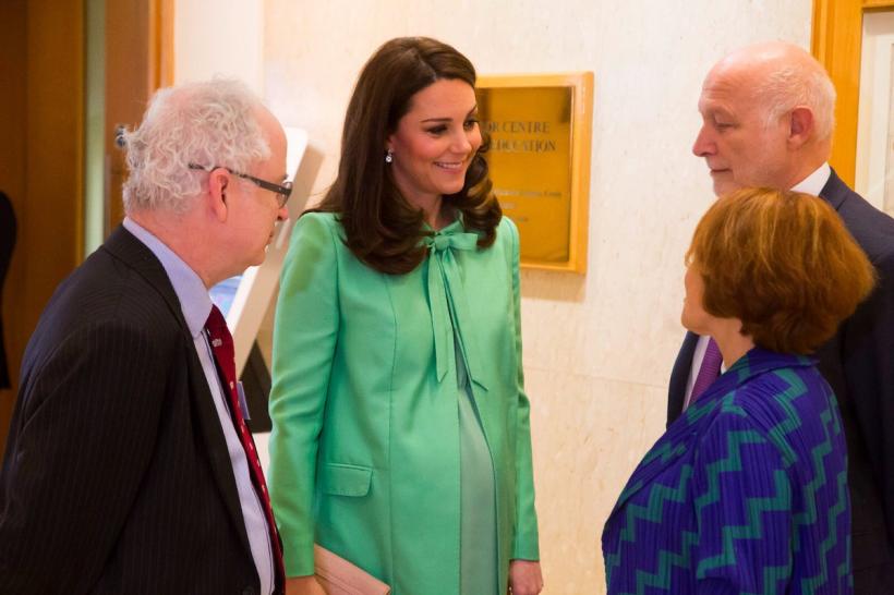 Kate Middleton se retrage din viaţa publică pentru a se pregăti de naşterea celui de-al treilea copil
