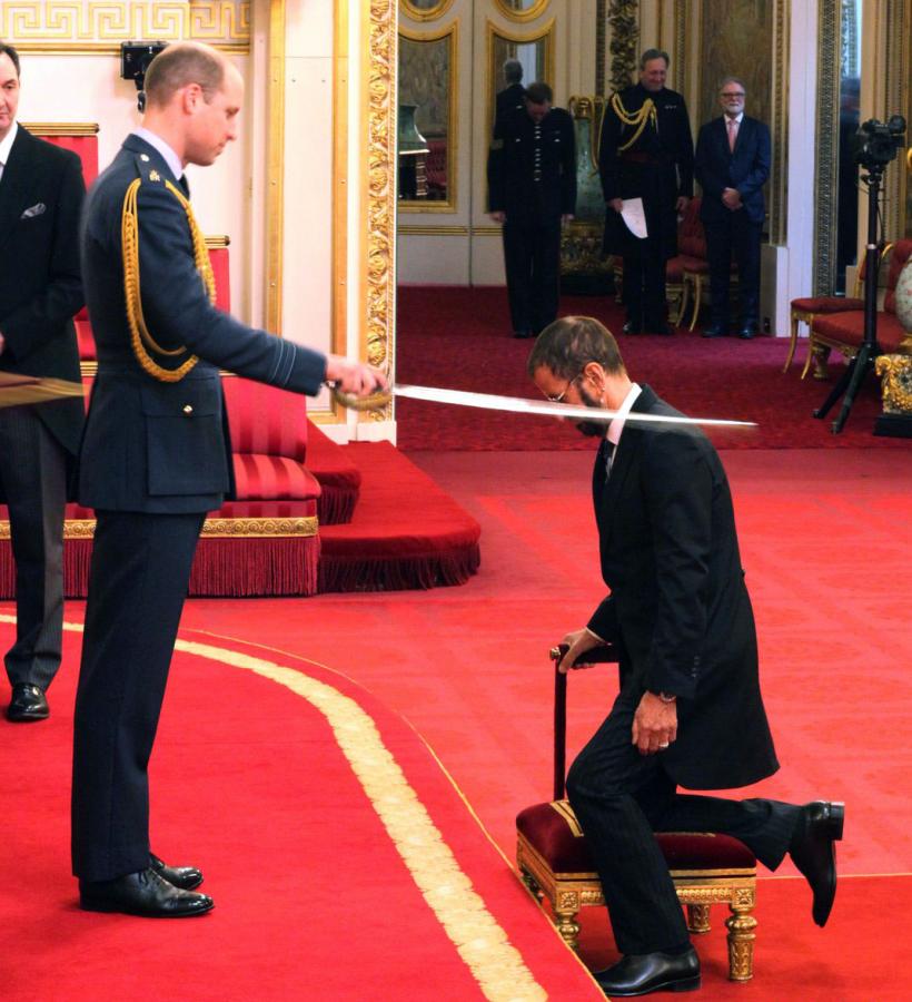 Ringo Starr, fost membru Beatles, învestit cavaler în cadrul unei ceremonii de la Palatul Buckingham