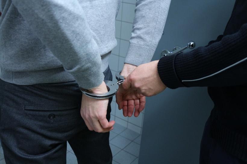 Procurorii DIICOT au arestat preventiv pentru trafic de droguri de risc
