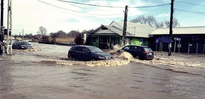 20 de localităţi din Teleorman sunt afectate de inundaţii; pe patru drumuri - restricţii de circulaţie