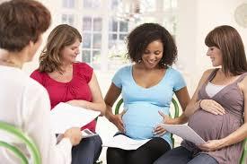 Femeile însărcinate din Bucureşti vor fi sprijinite cu vouchere în valoare de 2.000 de lei
