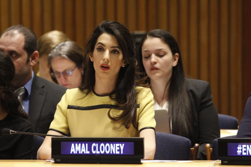 Amal Clooney se alătură avocaţilor care apără în instanţă doi reporteri încarceraţi în Myanmar