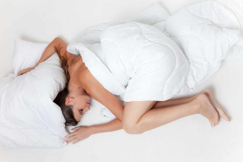 3 lucruri simple pe care să le faci înainte de culcare ca să slăbești