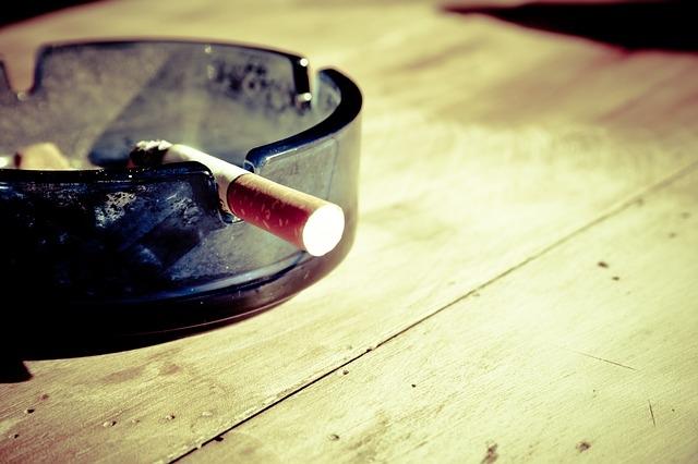 Fumatorii consuma mai multe calorii