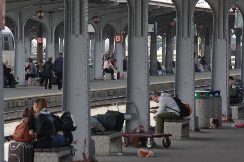 GALERIE FOTO - Gara de Nord, luată cu asalt de studenți și turiști 18611725