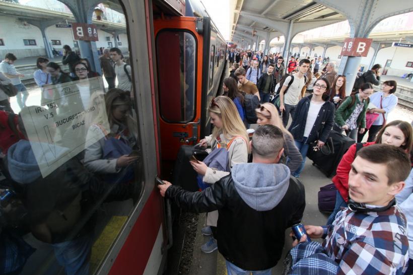 GALERIE FOTO - Gara de Nord, luată cu asalt de studenți și turiști 18611730