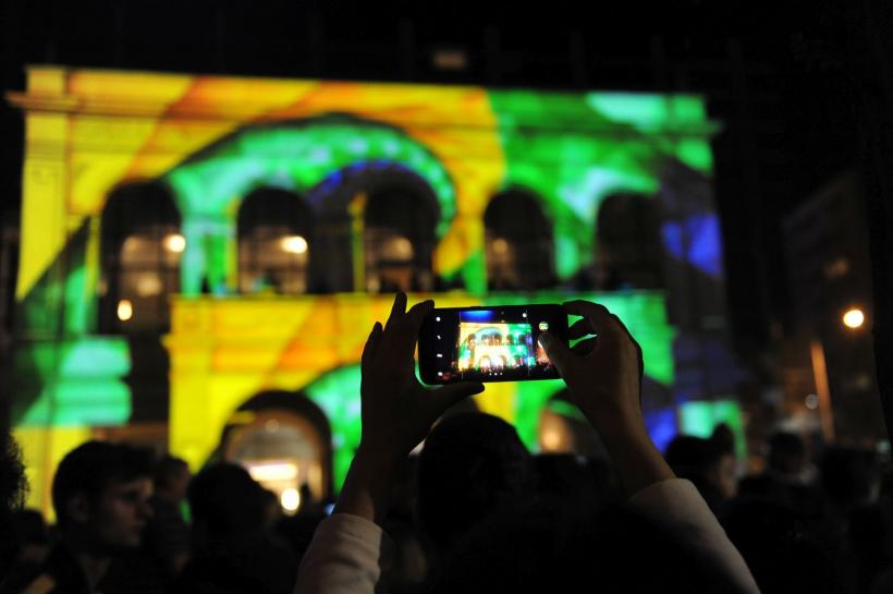 GALERIE FOTO Clădiri emblematice pentru Bucureşti prind viaţă în cele patru seri ale Festivalului Spotlight 18612610