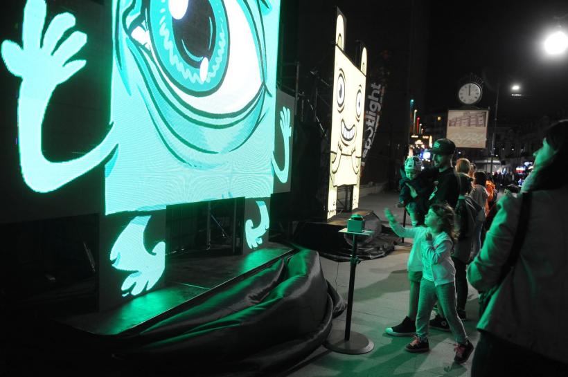 GALERIE FOTO Clădiri emblematice pentru Bucureşti prind viaţă în cele patru seri ale Festivalului Spotlight 18612618