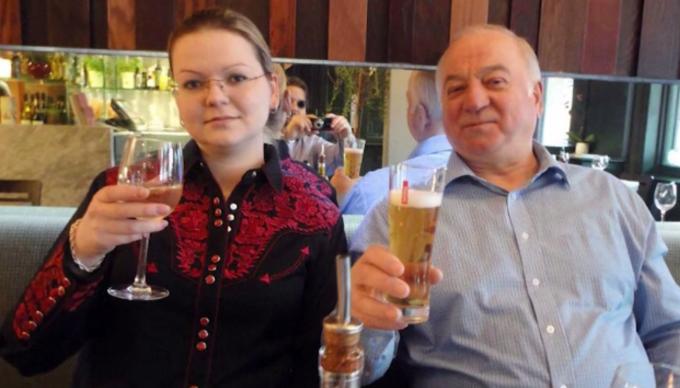 Skripal şi fiica lui erau supravegheaţi de cel puţin 5 ani de spionajul militar rus, potrivit Londrei