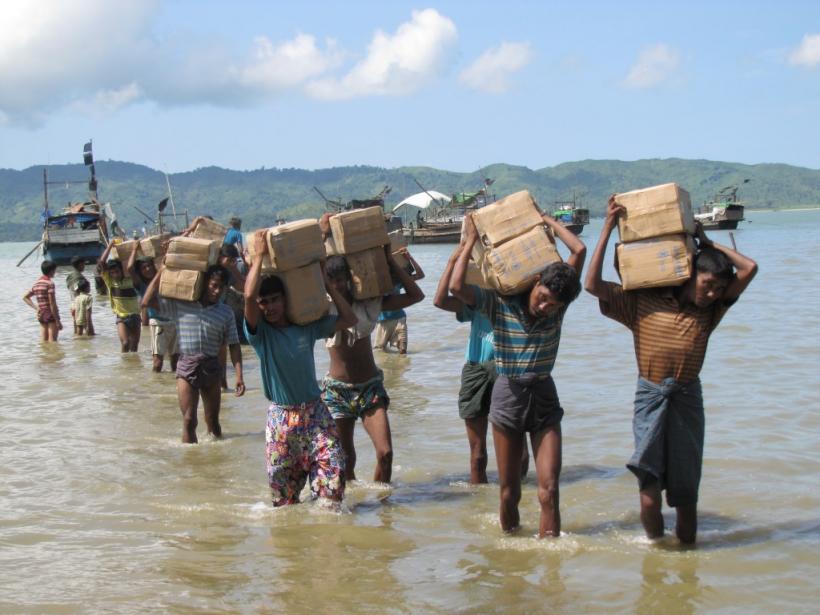 Primii refugiați rohingya s-au întors în Myanmar