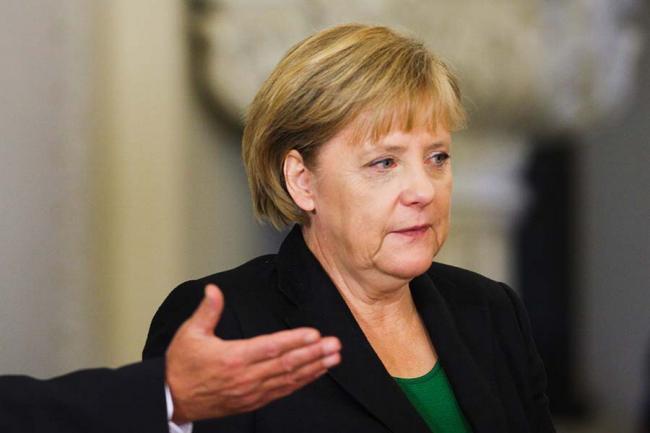 Angela Merkel anunţă că intenţionează să se întâlnească cu Vladimir Putin