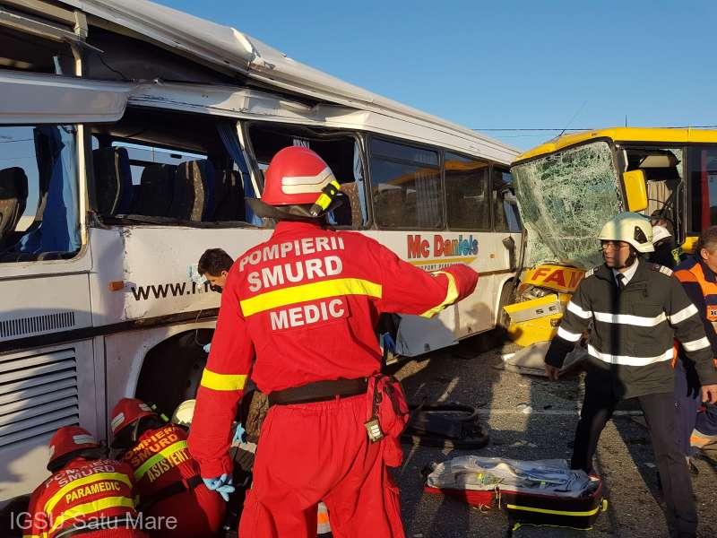 Accident grav la Satu Mare, două autobuze implicate şi mai multe victime! A fost activat planul roşu de intervenţie