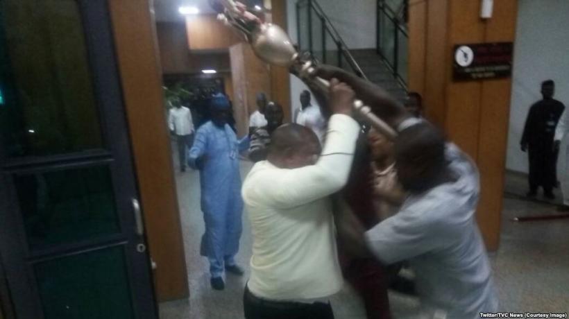 Senatul nigerian nu s-a putut întruni din cauza bastonului de ceremonii